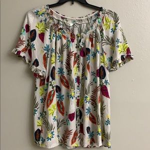 Women’s plus size top with tropical print